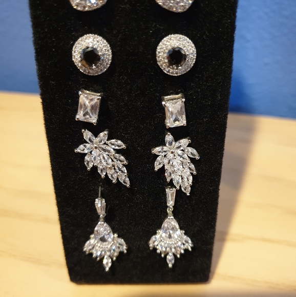 1- Nordstrom Beautiful earrings (1) - Picture 4 of 6